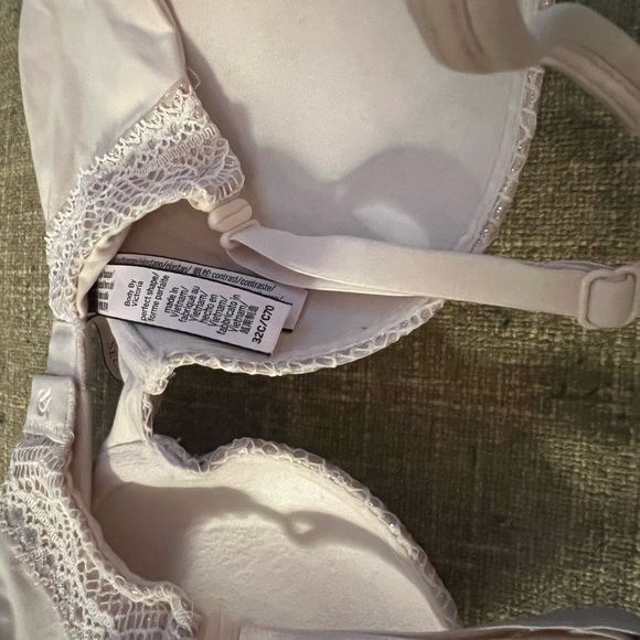 Body by Victoria bra 32C. NWOT - Picture 4 of 4